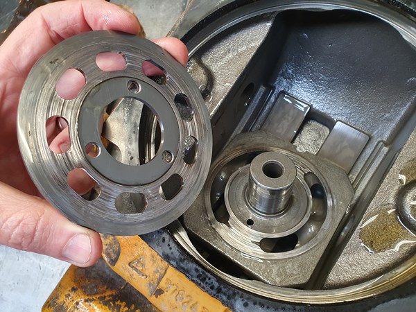 یک یافته شگفتانگیز در یک هیدروموتور Parker V14-160 یک یافته شگفتانگیز در یک هیدروموتور Parker V14-160