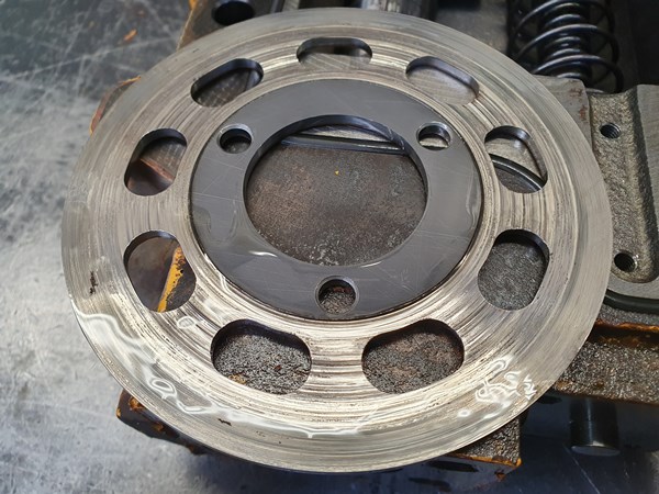 یک یافته شگفتانگیز در یک هیدروموتور Parker V14-160 یک یافته شگفتانگیز در یک هیدروموتور Parker V14-160