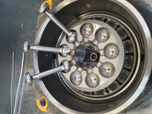 یک یافته شگفتانگیز در یک هیدروموتور Parker V14-160 یک یافته شگفتانگیز در یک هیدروموتور Parker V14-160