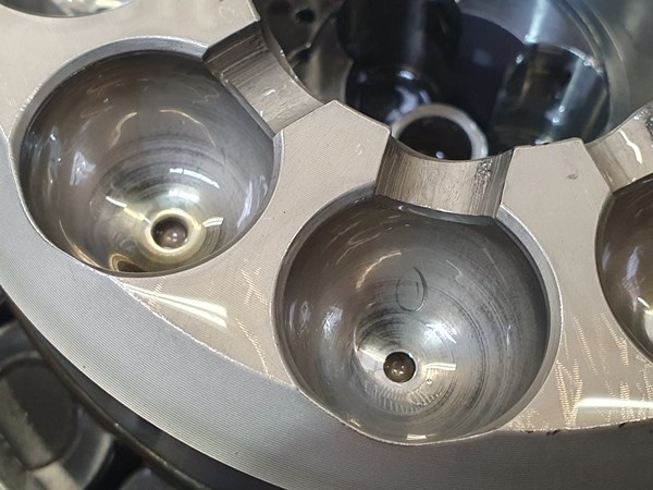 یک یافته شگفتانگیز در یک هیدروموتور Parker V14-160 یک یافته شگفتانگیز در یک هیدروموتور Parker V14-160