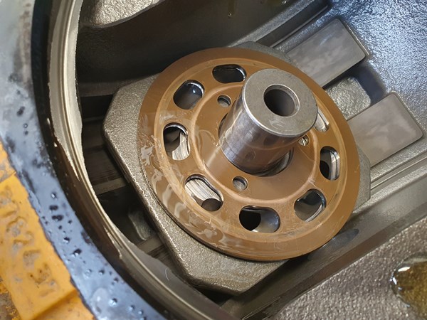 یک یافته شگفتانگیز در یک هیدروموتور Parker V14-160 یک یافته شگفتانگیز در یک هیدروموتور Parker V14-160